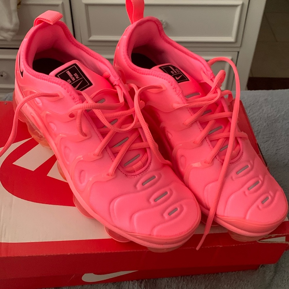 Women’s Vapormax Plus Size 9